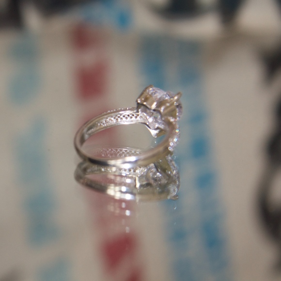 18kt gold dipped Heart Shape Swarovski Engagement - Picture 5 of 5